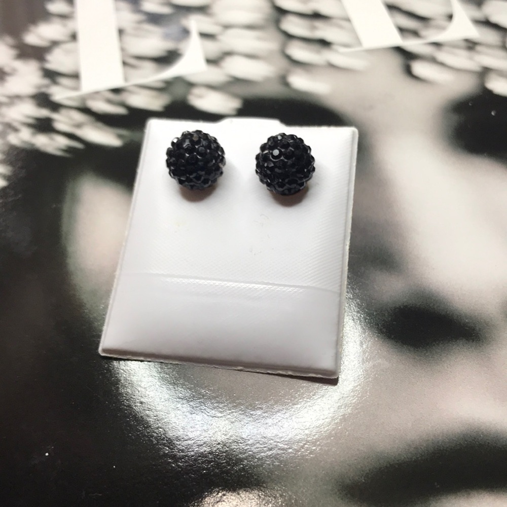 Black circle rhinestones earrings